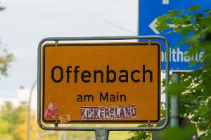 Offenbach liegt in der bundesweiten Auto-Schadenbilanz vorn. (Symbolbild)