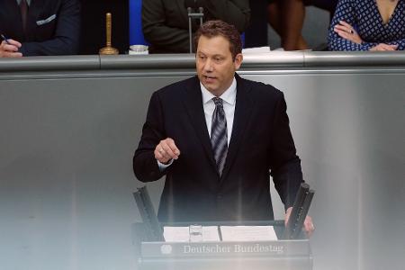 Gestern im Bundestag war Klingbeil die Verletzung noch nicht anzusehen. (Archivbild)