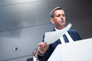 Lies: "Ein Weiter so kann es nicht geben". 