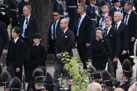 Auch der britische Prinz William reiste gemeinsam mit seiner Tante Prinzessin Anne an. 