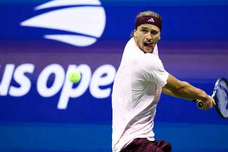 Glatt in drei Sätzen: Zverev stürmt ins Halbfinale