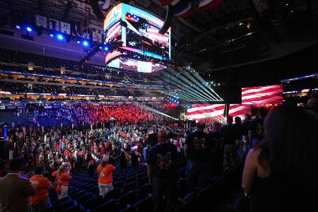 Bei ihrem Parteitag in Texas porträtieren Republikaner die Demokraten als eine radikal linke Bedrohung für die USA. 