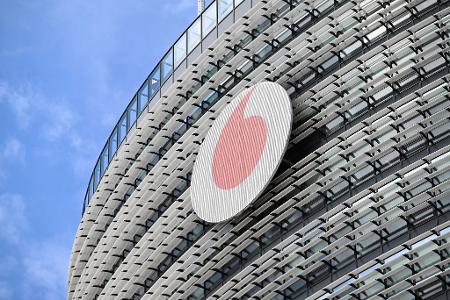 Vor deutschen Gerichten gibt es mehrere Klagen gegen den Telekommunikationsanbieter Vodafone im Zusammenhang mit einseitigen Vertragsänderungen. (Archivbild)