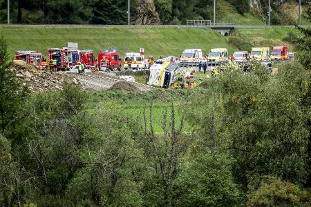 Der Unfall löste einen Großeinsatz der Rettungskräfte aus. 