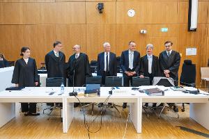 Der Wirt Alexander Egger hat fünf Anwälte und einen Sachverständigen an der Seite.   