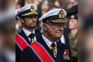 Carl Gustaf nimmt Abschied von Prinzessin Astrid