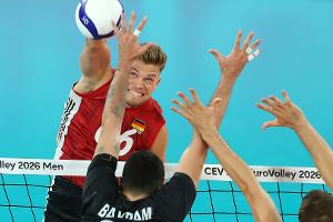 EM: Volleyballer gewinnen Krimi gegen Rumänien