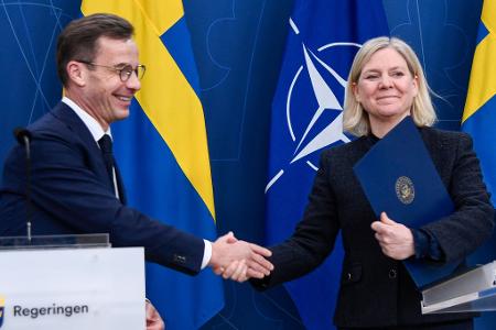 Die Sozialdemokratin Magdalena Andersson und der konservative schwedische Regierungschef Ulf Kristersson. (Archivbild)