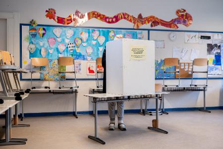 Gewählt werden mehr als 2.000 kommunale Vertretungen. 