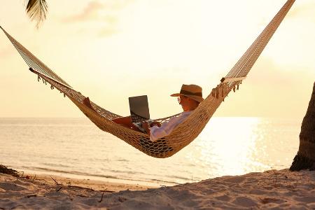 Workation light: Mit mobiler Arbeit länger am Urlaubsort bleiben