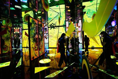 Kandinsky-Retrospektive in Rom: Journalist filmt Videoinstallation