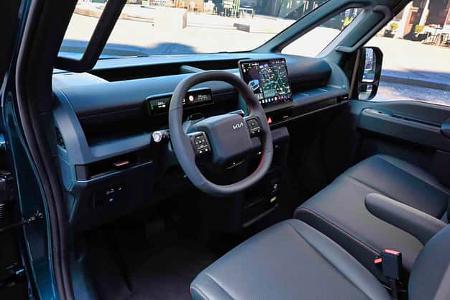 09/2026 Kia PV7 Premiere