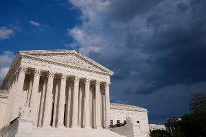 Der Supreme Court beschert der Trump-Regierung im Rechtsstreit um ihre Pläne für striktere Briefwahlregeln eine Niederlage. (Archivbild)