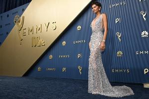 Zendaya funkelt bei der Emmy-Verleihung in Prada