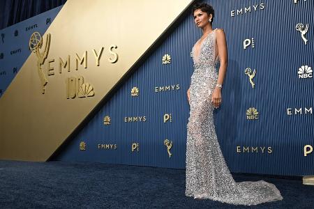Zendaya funkelt bei der Emmy-Verleihung in Prada