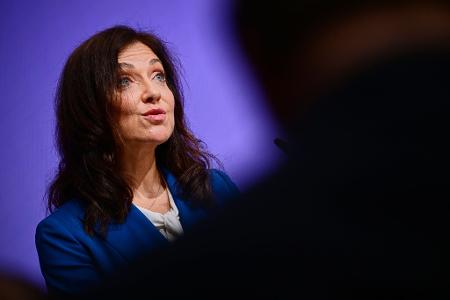 Wirtschaftsministerin Katherina Reiche (CDU) schlägt vor bestimmte Bevölkerungsgruppen gezielt zu entlasten. (Archivbild)