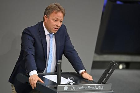Sebastian Steineke (CDU) forderte eine vorübergehende Absenkung der Energiesteuer. (Archivbild)