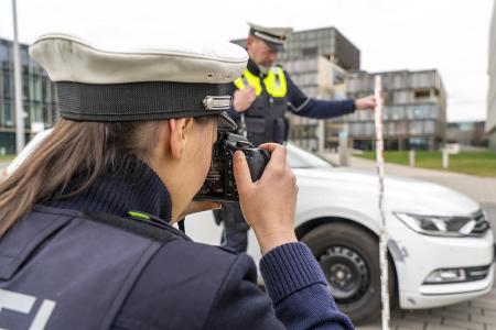 Symbolbild Verkehrsunfallaufnahme