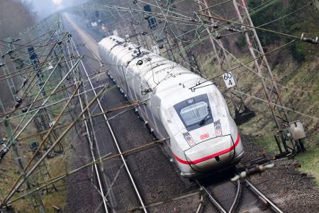 Eine Neubaustrecke Hannover - Hamburg ist umstritten. (Archivbild)