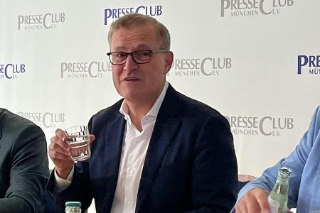 Regionalliga-Reform: Bayern-Boss Dreesen unterstützt DFB
