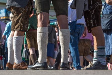 Lederhosen- und Dirndl-Verbot zum Oktoberfest: Münchner Bars sperren Trachten aus