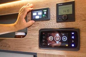 Displays, La Strada Avanti F 40 Jahre Edition, Sondermodell, Gasfrei, Hubbett, Campingbus