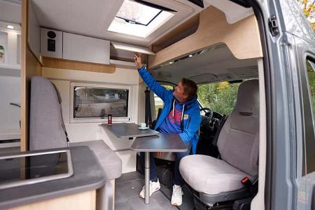 Mooveo Light Van 60 DB, Sitzgruppe, Campingbus, Einrichtung 