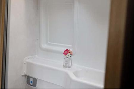 Sanitäranlagen, Badezimmer, Parfüm Daisy, Waschbecken