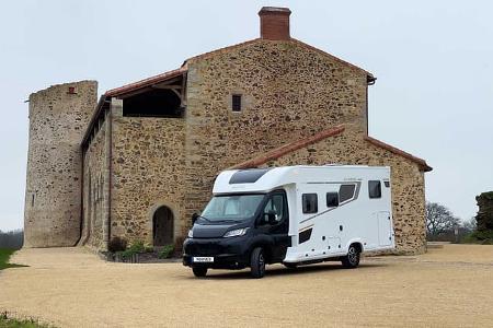 Mooveo Elysee Line TEI-72EBF, Teilintegrierter, Wohnmobil