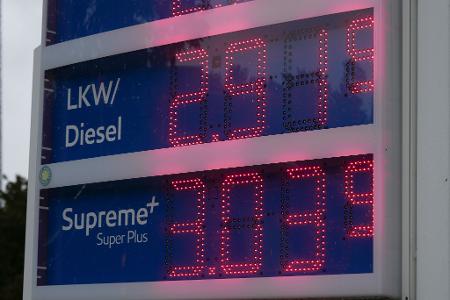 Vereinzelt sprangen Preise bereits über die Marke von 3 Euro je Liter.