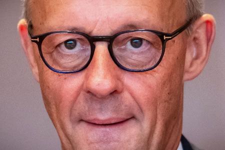 Die politische Zukunft von Kanzler Friedrich Merz bleibt ungewiss.