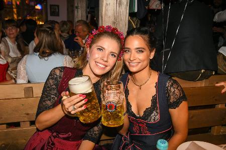 Victoria Swarovski und Amira Aly