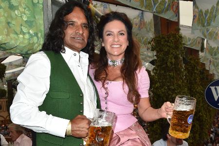 Jorge Campos und Christine Neubauer