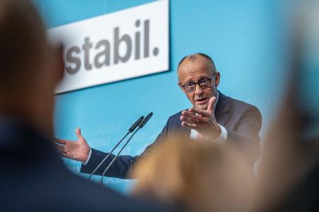 Merz will um sein Amt kämpfen.