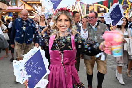 Inzwischen hat die 38-jährige Cathy Hummels eine Lizenz für die Wiesn. (Archivbild)