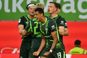 Zweimal Glatzel: Wolfsburg holt ersten Heimsieg