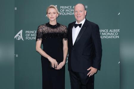 Fürstin Charlène glänzt in Monte-Carlo in einer schwarzen Traumrobe