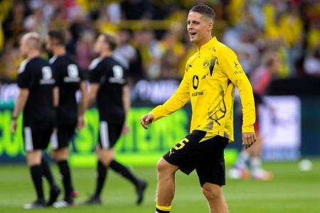 Joey Veerman (bis 62.) - Note: 3,0 - Brauchte einige Minuten, um Stabilität in den Raum vor der Dreierkette zu bekommen. Leistete sich bei seinen scharfen Pässen ins vordere Drittel dann ebenfalls kleinere Missverständnisse. In seinen besten Phasen dennoch ein wichtige Anker in Kombinationsspiel und Abwehrverhalten.