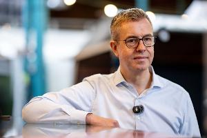 CDU-Spitzenkandidat Stefan Evers will das Rote Rathaus für seine Partei verteidigen. (Archivbild)