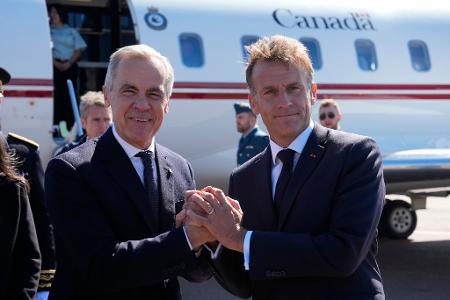 Carney und Macron wollen die Zusammenarbeit ihrer Länder intensivieren.
