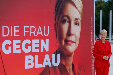 Schwesig präsentierte sich im Wahlkampf als Frau gegen Blau. 
