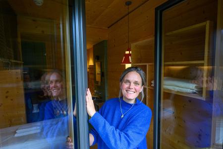 In ihrem Hotel am Fichtelberg setzt Natascha Heinrich auf viel Service für Wanderer und andere Aktivtouristen. 