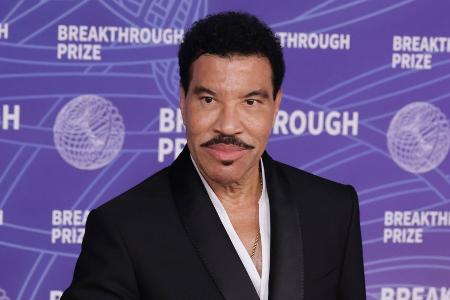 Erster öffentlicher Auftritt nach Klinik: So geht es Lionel Richie