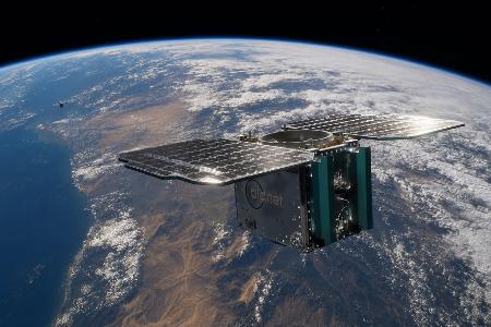 Der erste in Berlin gebaute Satellit solle vor Ende des Jahres fertig sein.
