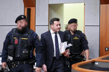 Der Investor René Benko steht erneut in Innsbruck vor Gericht.