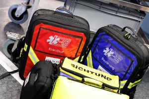 Nach zwei Bedienungen als Ersthelferinnen übernahm der Rettungsdienst die Versorgung des 78-Jährigen. (Symbolbild)