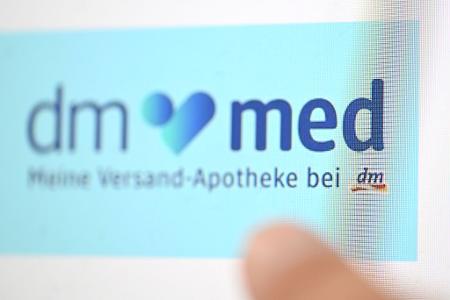 Die Versand-Apotheke dm-med bezeichnet dm als Partnerunternehmen.