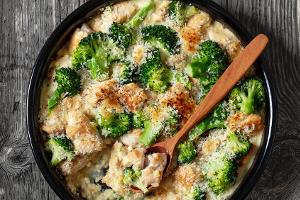 Brokkoli-Hähnchen-Auflauf mit Käsekruste