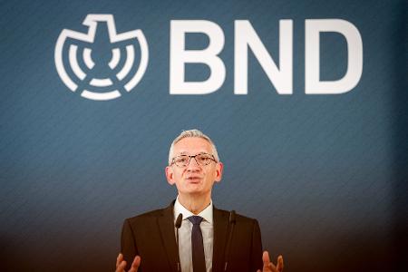 BND-Präsident Jäger sagt, die deutsche Öffentlichkeit müsse verstehen, 
