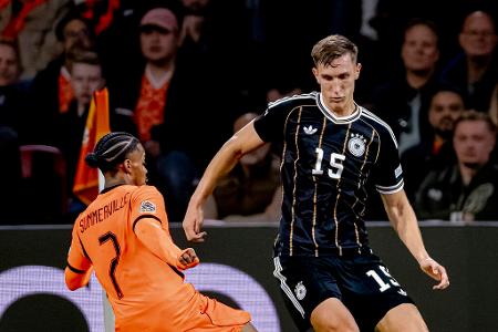 Nico Schlotterbeck - Note: 3,0 - Musste mit Blick auf das wilde Anlaufverhalten der deutschen Mannschaft viele schwierigen Entscheidungen auf der letzten Linie treffen. Fand mehrheitlich eine richtig gute Balance. Bei Flanken und Standards ging die Raumdeckung aber nicht immer auf.